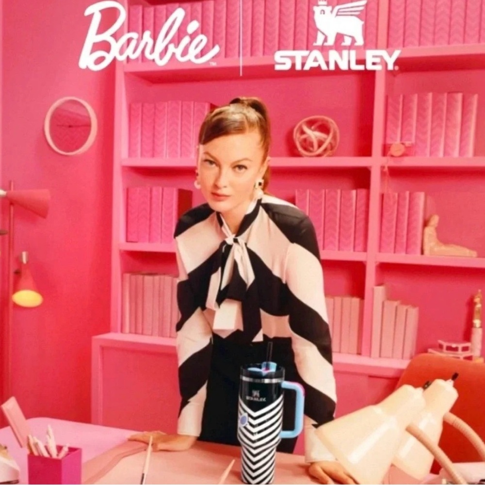 NEW in box never opened . BARBIE STANLEY CUP RETRO BARBIE DESIGN RARE - Picture 2 of 4